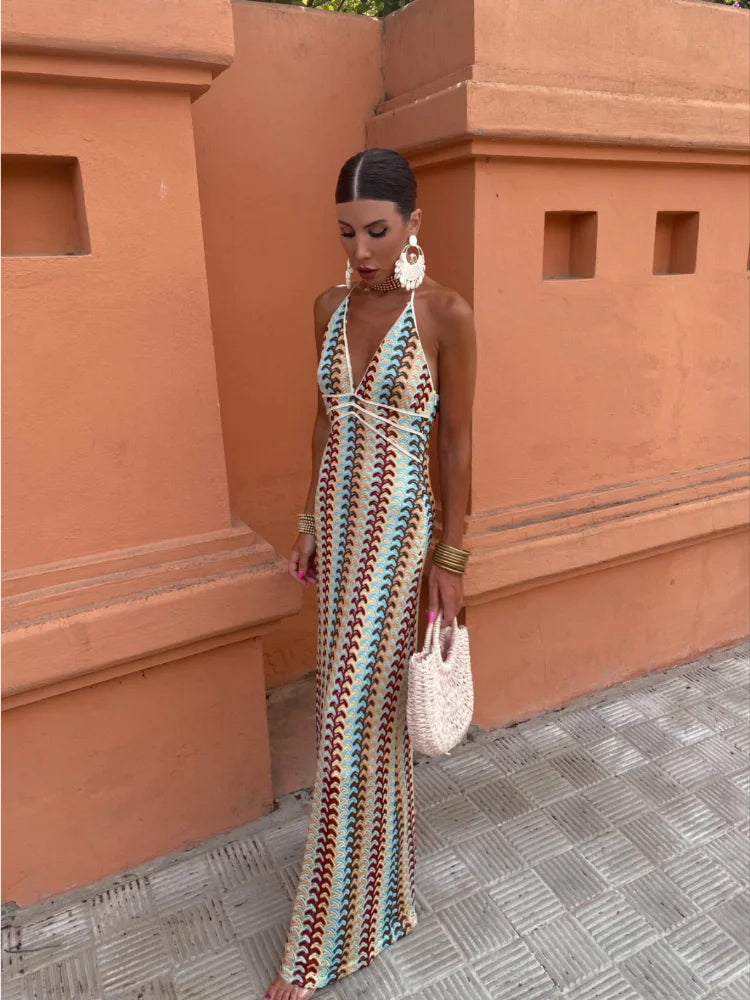 DELARA | Rückenfreies Maxikleid mit V-Ausschnitt