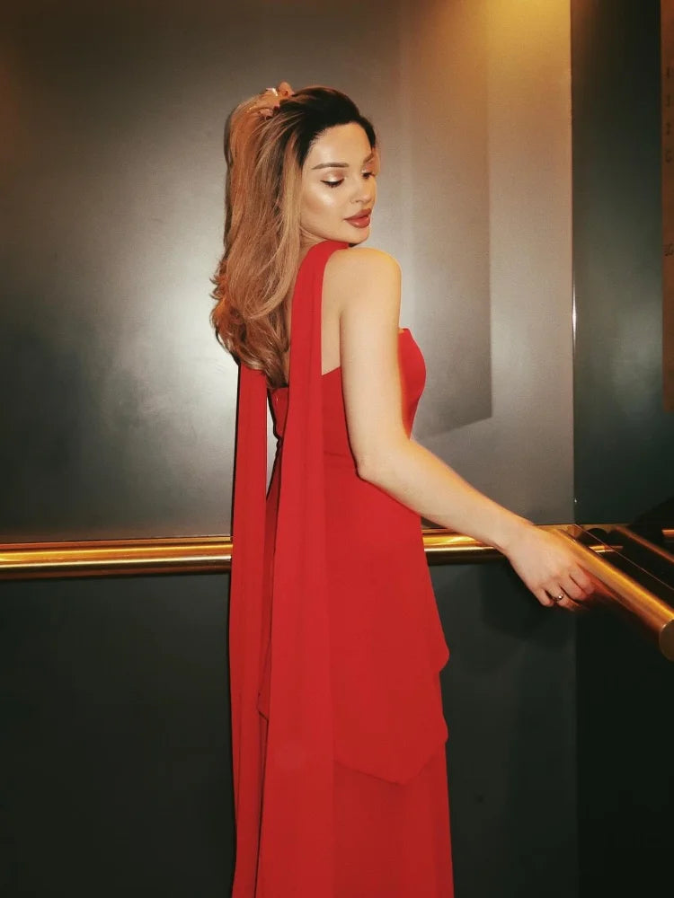 Isabella | Weißes schulterfreies Maxikleid mit Schal
