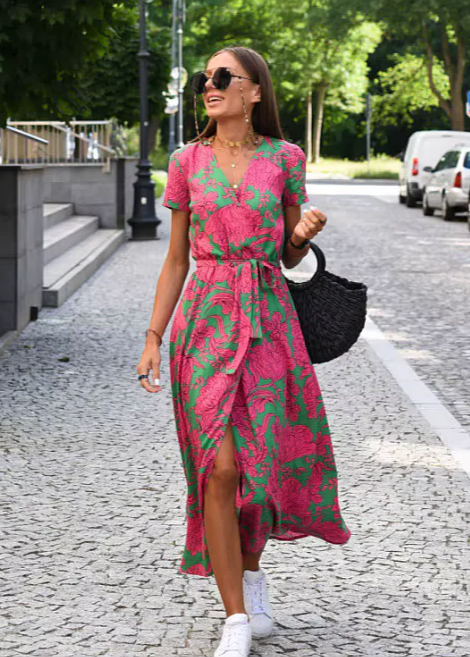 Elianne – Fließendes und modernes Sommerkleid