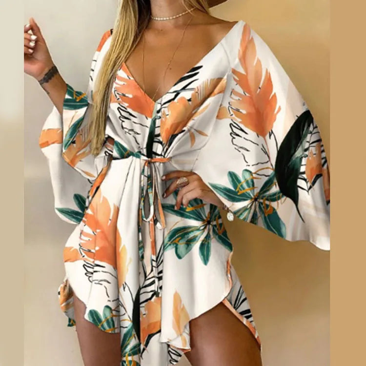 Daisy – Boho-Minikleid mit floralem V-Ausschnitt