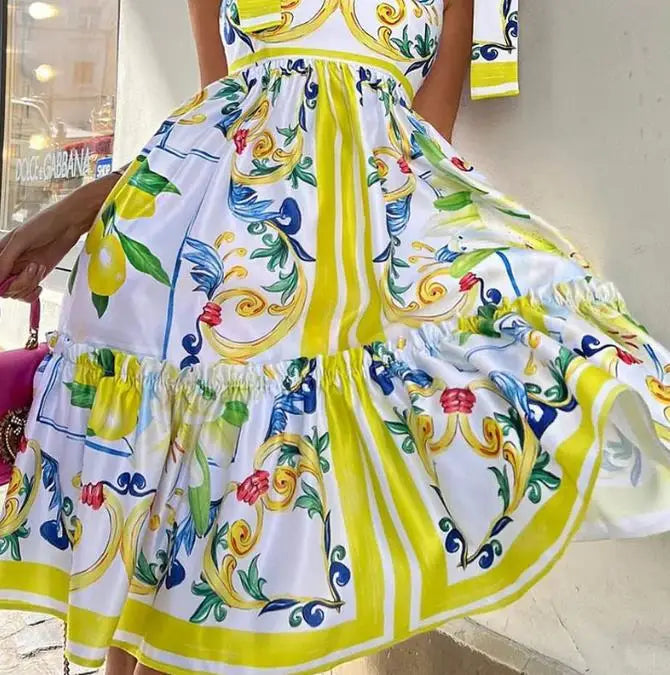 Serena Maxi-Kleid mit Blumenmuster und Schnürung