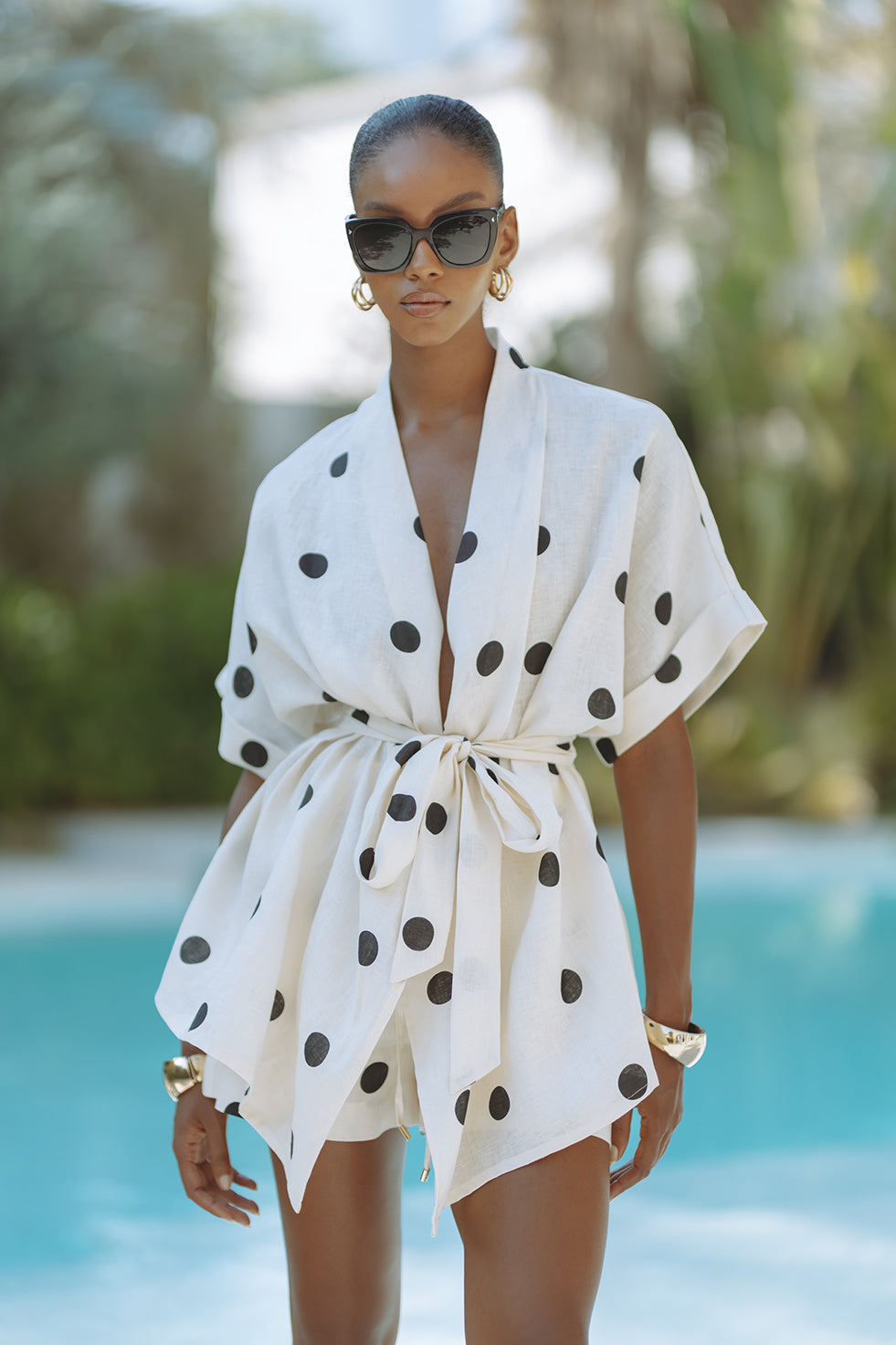 Playful – Set mit gepunktetem Kimono und Shorts mit elastischer Taille und Taschen