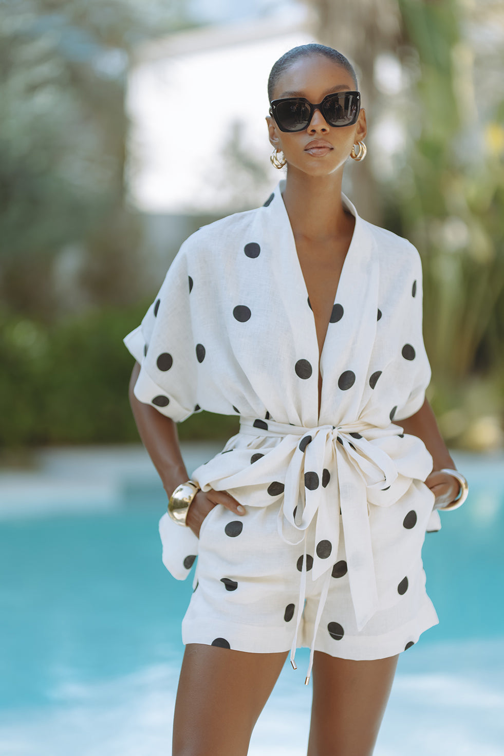 Playful – Set mit gepunktetem Kimono und Shorts mit elastischer Taille und Taschen