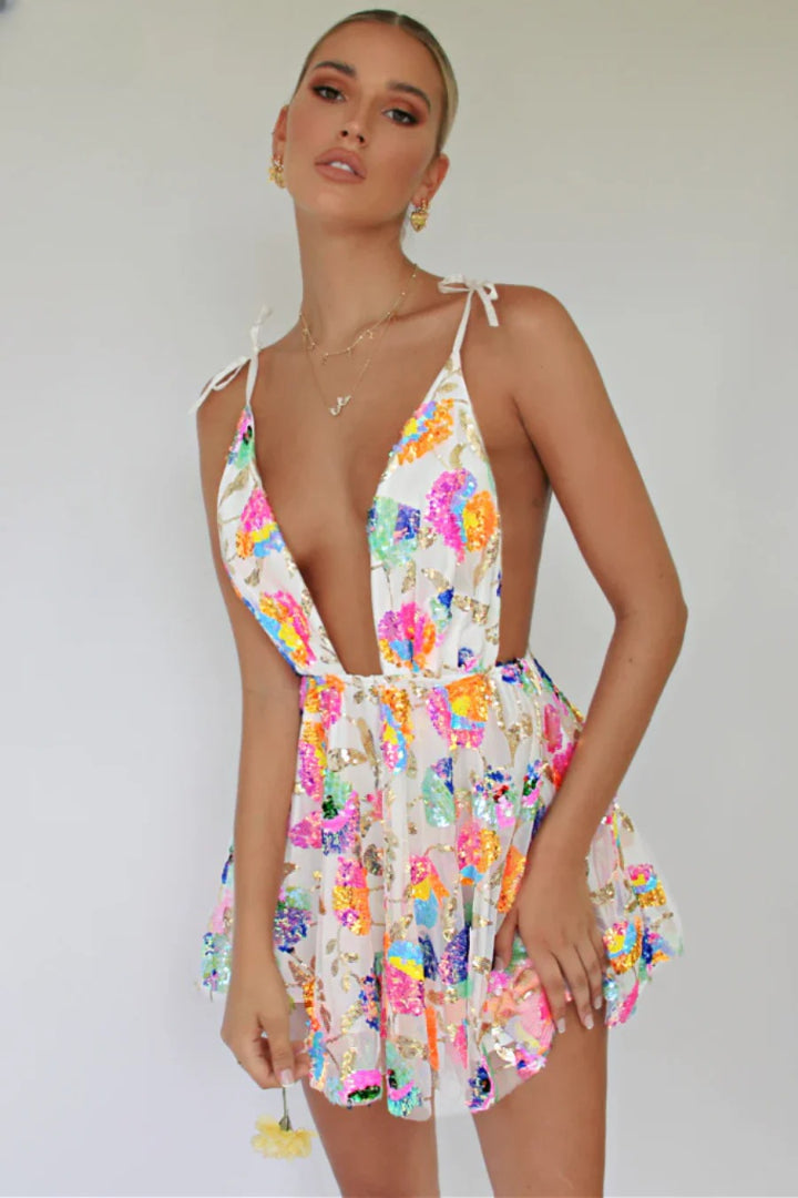 Zephyr – Rückenfreies Pailletten-Minikleid mit floralem Trägerdesign