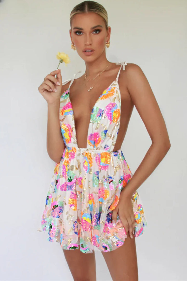 Zephyr – Rückenfreies Pailletten-Minikleid mit floralem Trägerdesign