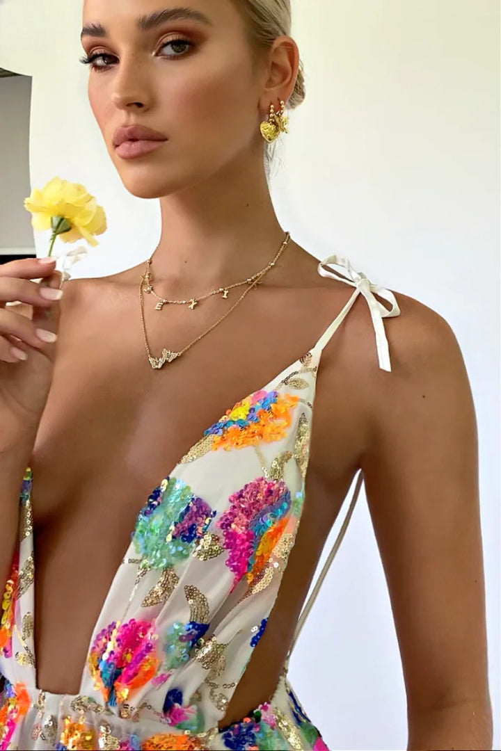 Zephyr – Rückenfreies Pailletten-Minikleid mit floralem Trägerdesign