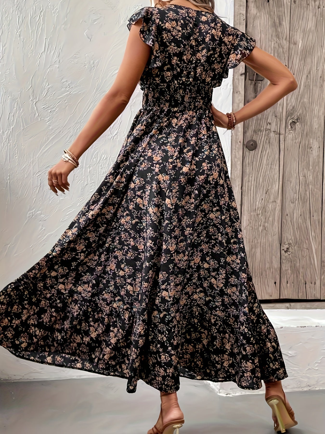 Jessa - Kleid mit Blumenmuster und Taillengürtel