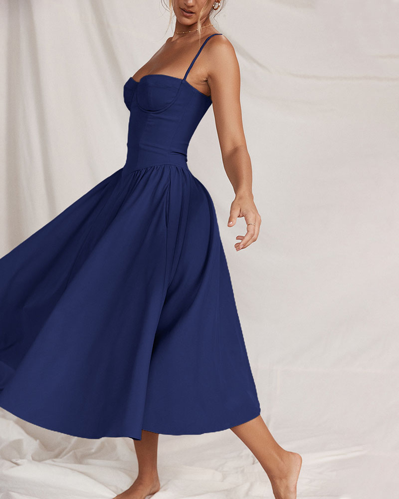 Queralt – Trägerkleid mit Taillenschnitt