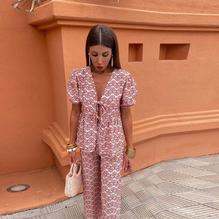 Modernes zweiteiliges Damen-Set mit aktuellem Design