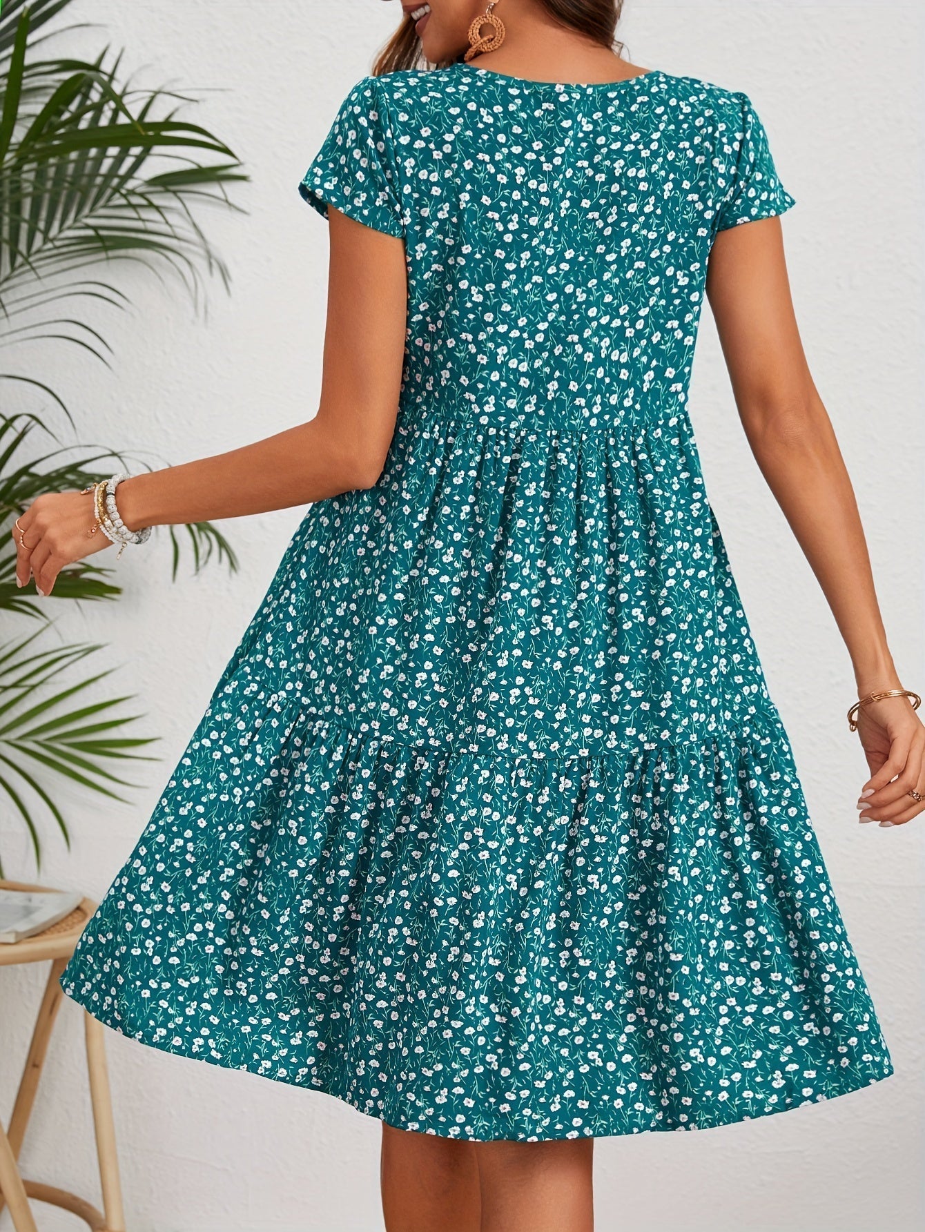 Callista – Kleid mit Blumenmuster und Rundhalsausschnitt