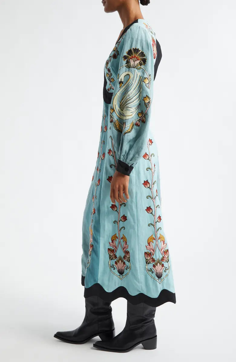 Katrielle | Himmelblau besticktes Kleid