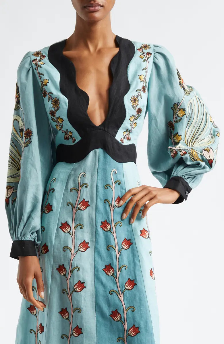 Katrielle | Himmelblau besticktes Kleid