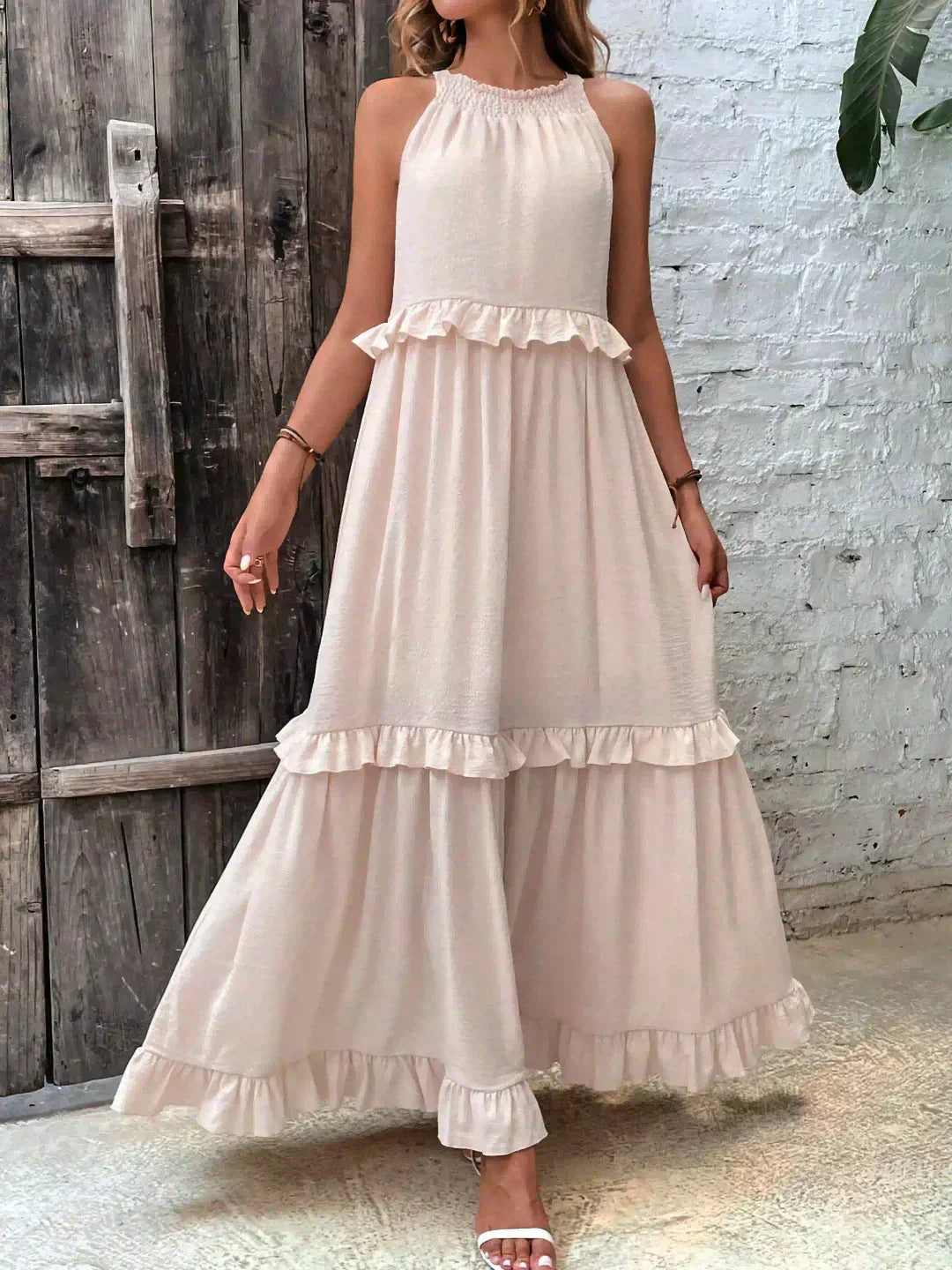 Sarah | Maxikleid mit Rüschen und Halterneck