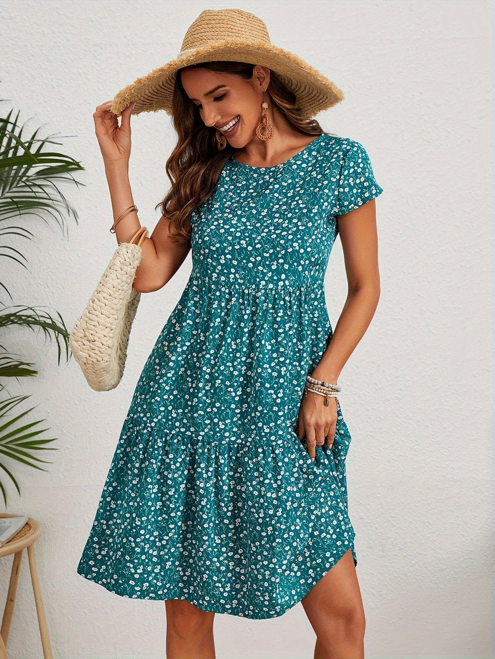 Callista | Kleid mit Blumenmuster und Rundhalsausschnitt