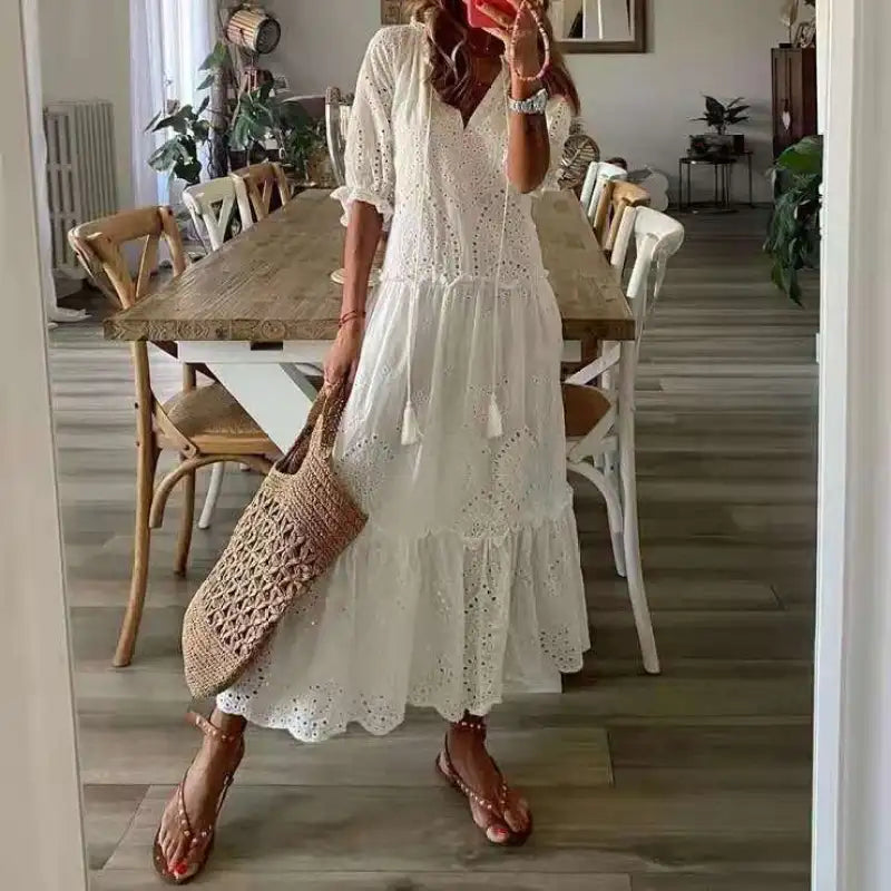 Wendy – Langes Boho-Chic-Spitzenkleid in Weiß mit Volants