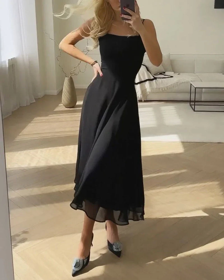 Daniela | Elegantes Kleid mit quadratischem Ausschnitt und einfarbigem Design
