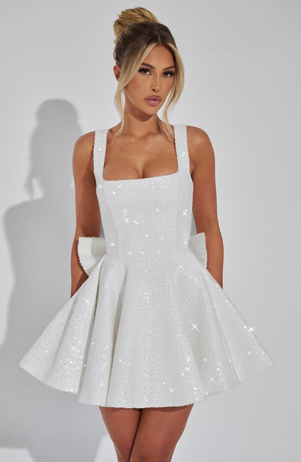 Luniva™ | Mini-Kleid mit Schleife