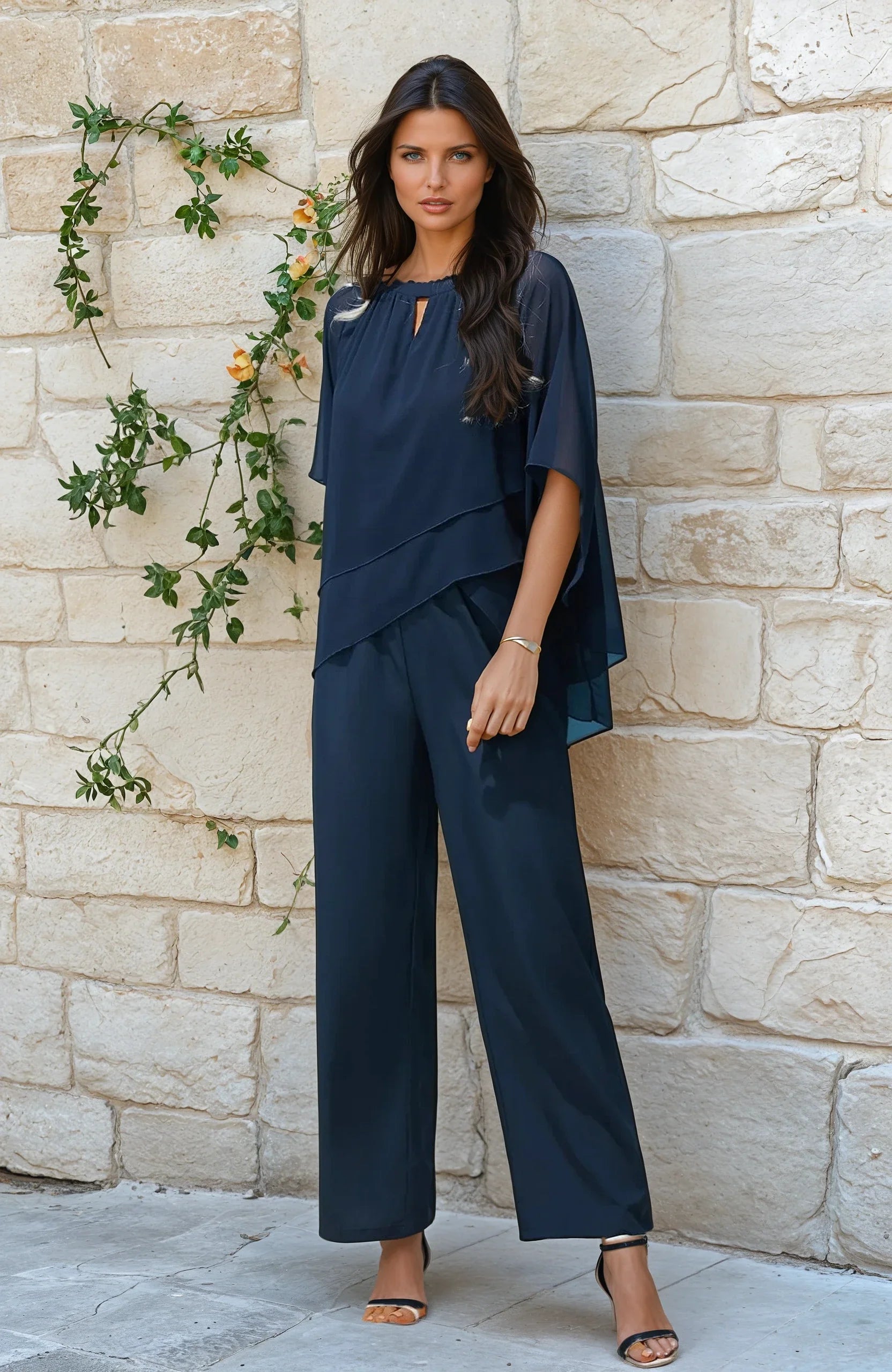 Karla – Zweiteiliges urbanes Set mit elegantem Rundhalsausschnitt aus schlichtem Chiffon
