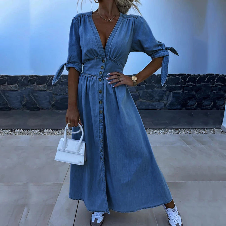 GRACE | LOCKERES MAXIKLEID AUS DENIM MIT V-AUSSCHNITT