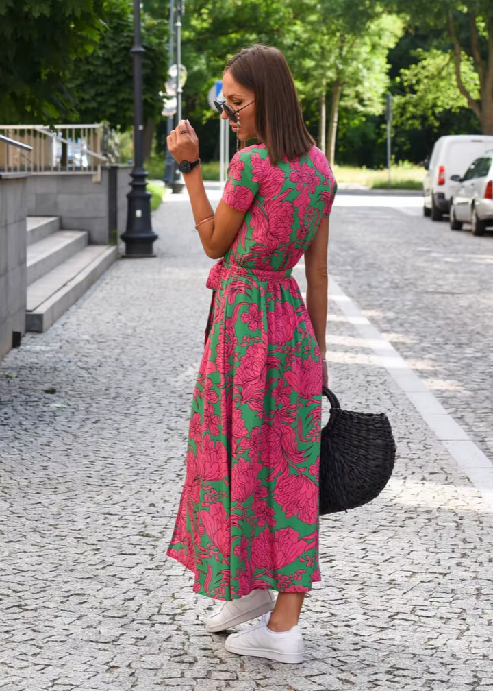 Elianne – Fließendes und modernes Sommerkleid