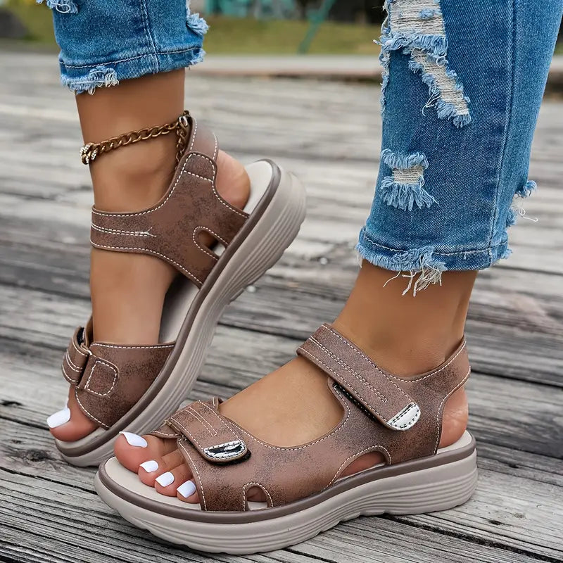 Alia | Bequeme Keilabsatz-Sandalen mit Knöchelriemen