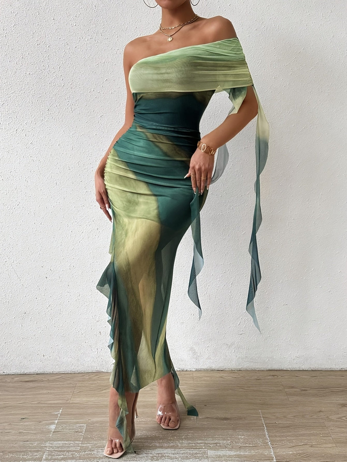 Sophia | Schulterfreies Kleid mit asymmetrischem Saum