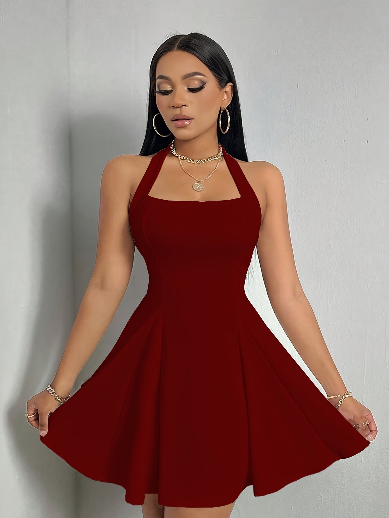 Selene Rückenfreies Mini-Kleid mit Neckholder