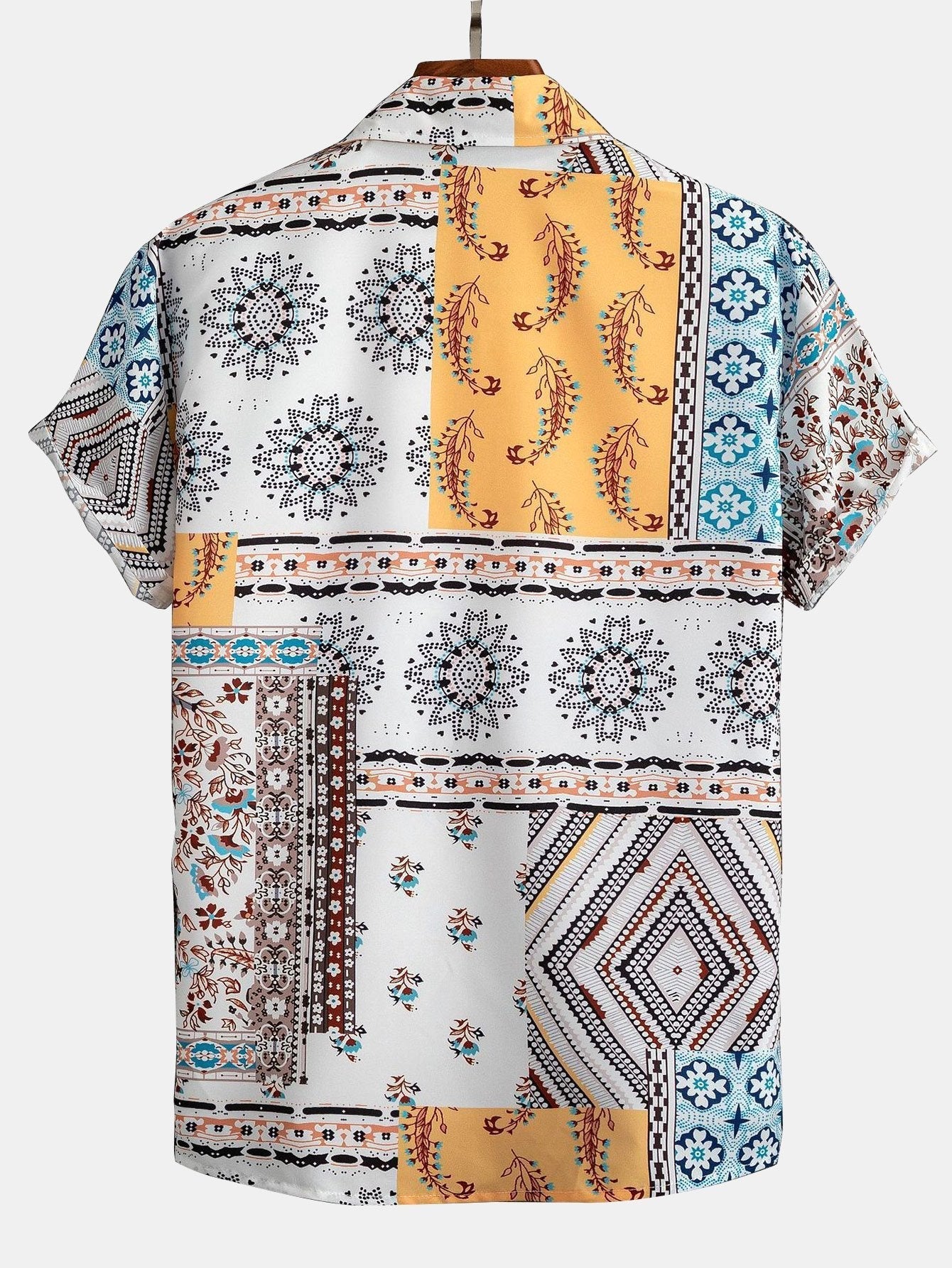 Hemd mit Schalprint und Badehose mit Knopfleiste
