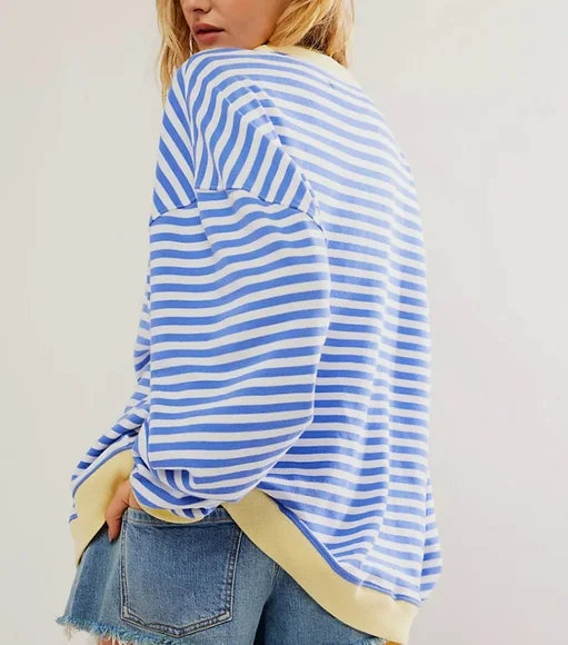 Helen Gestreifter Oversize Pullover mit Küstenflair - Hellblau