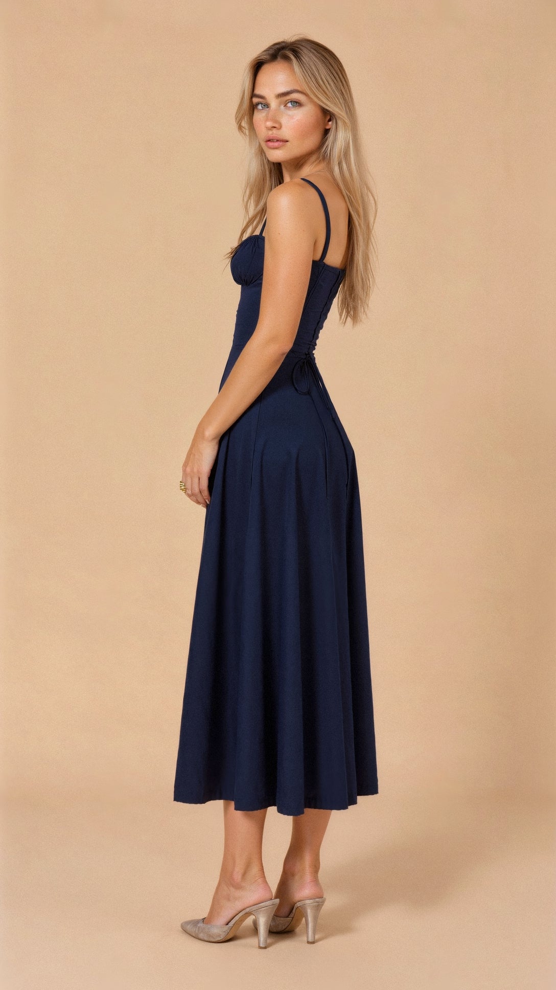 Alina | Elegantes Taillenkleid – Figurbetont & schick