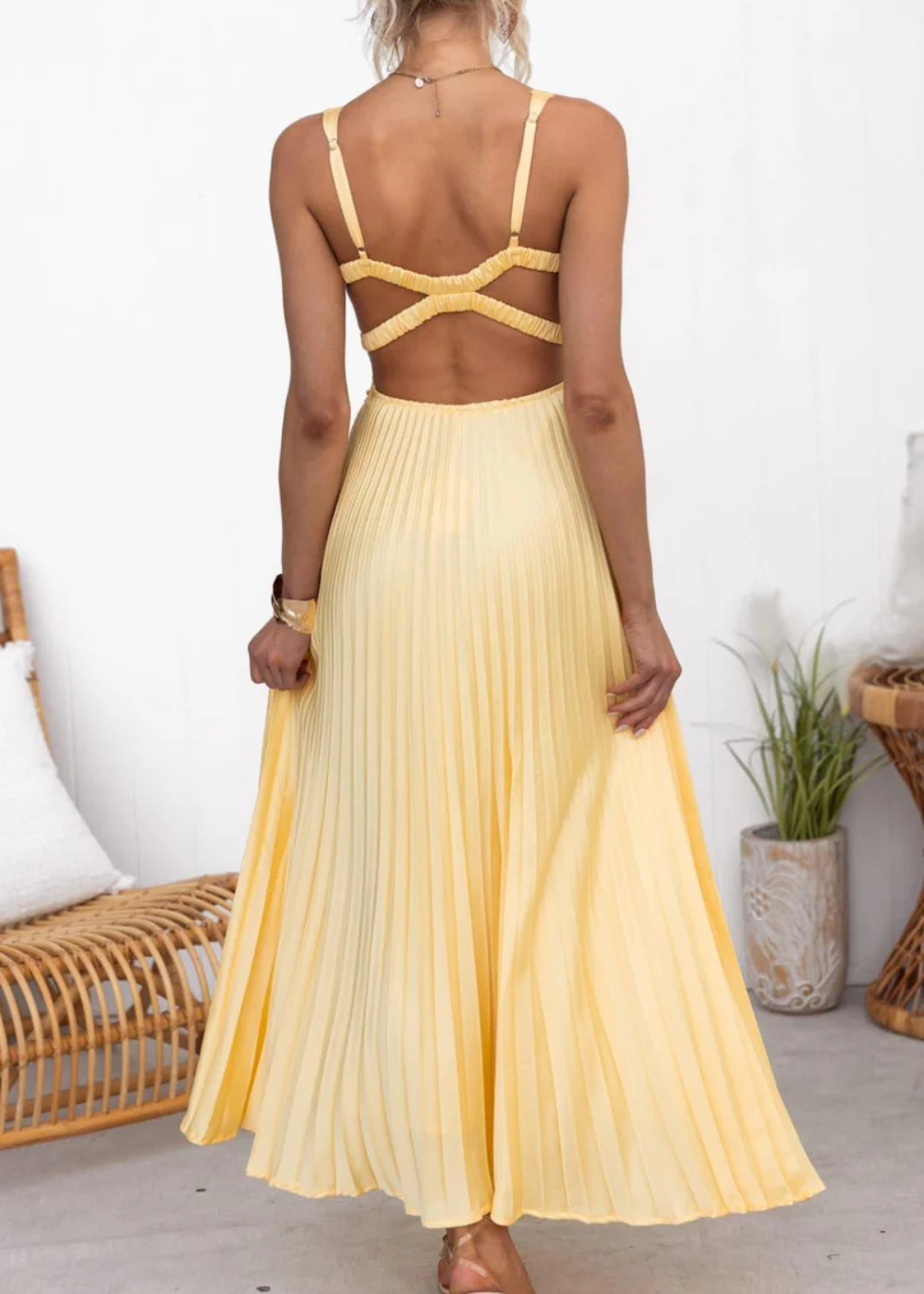 Mabel – Plissiertes Maxikleid mit V-Ausschnitt