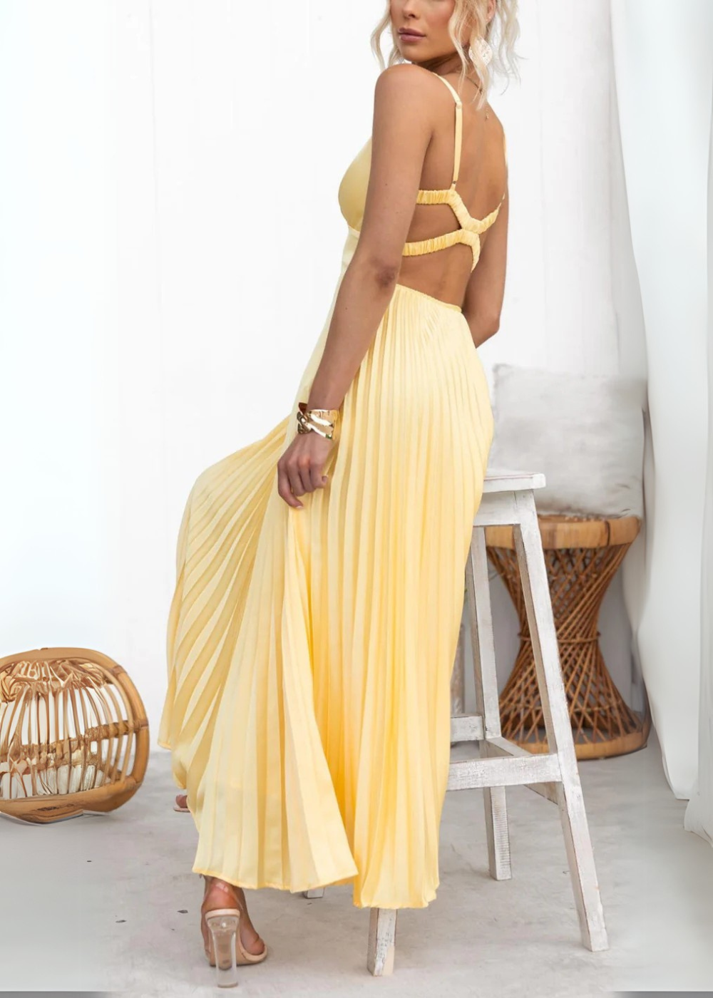 Mabel – Plissiertes Maxikleid mit V-Ausschnitt