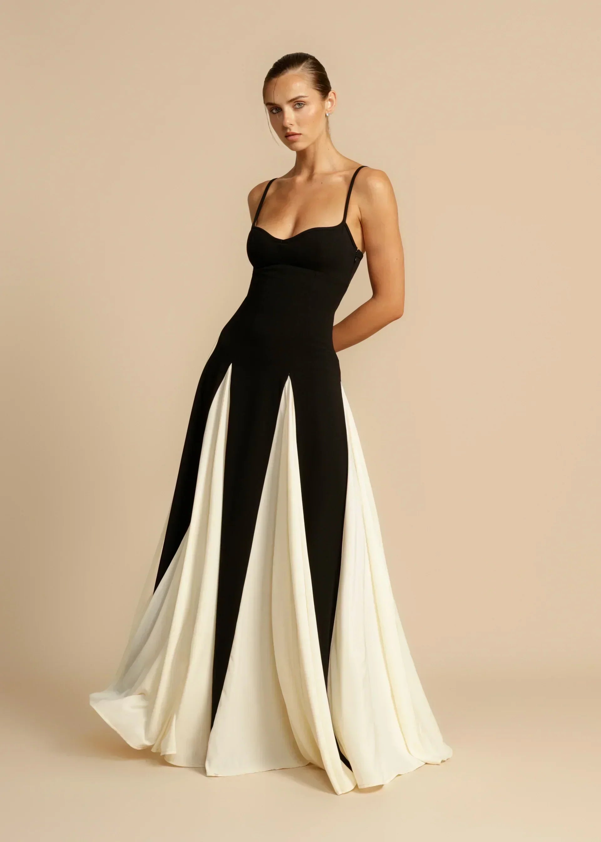 Roxanne | Schulterfreies Partykleid mit Schlitz