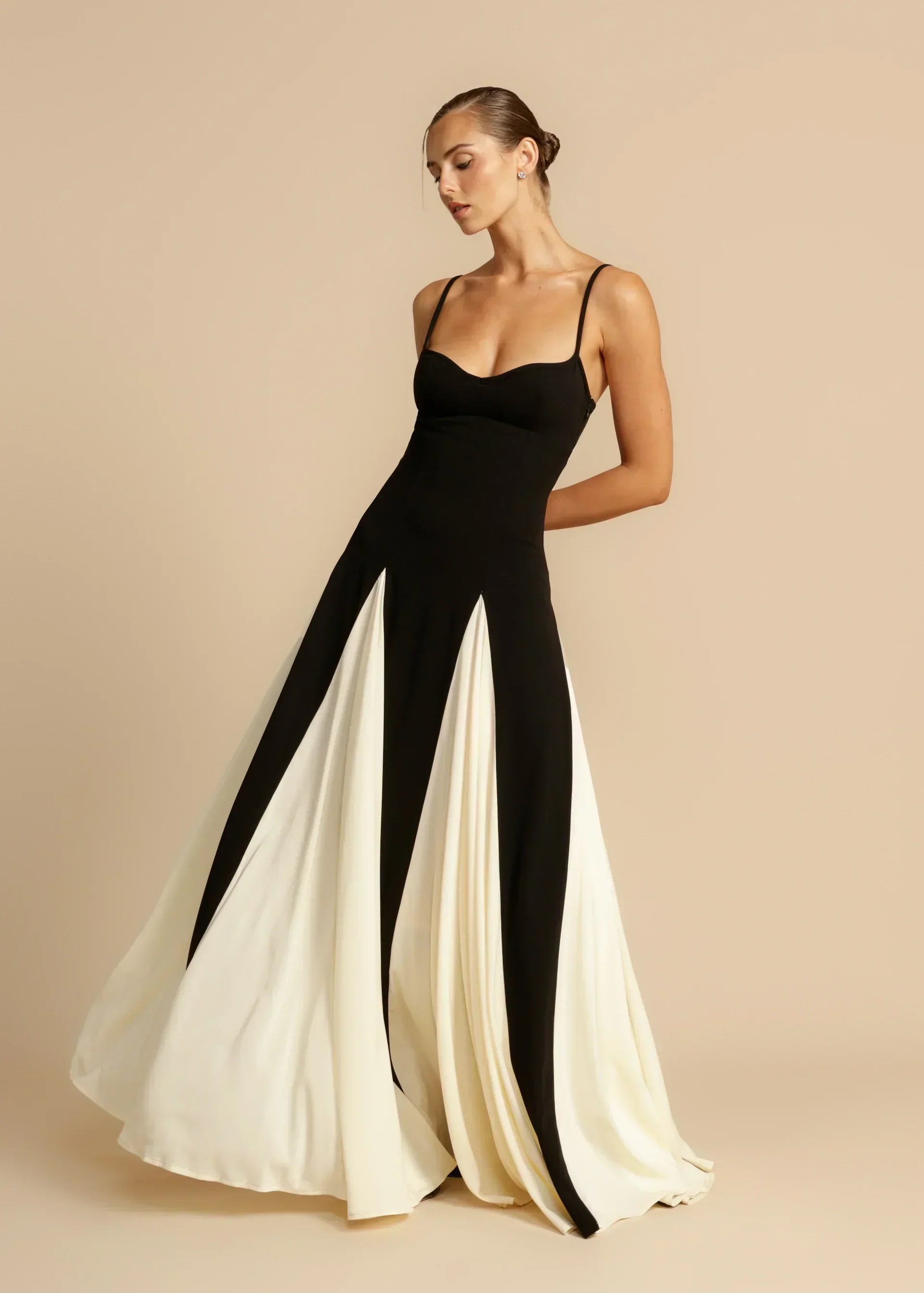 Roxanne | Schulterfreies Partykleid mit Schlitz