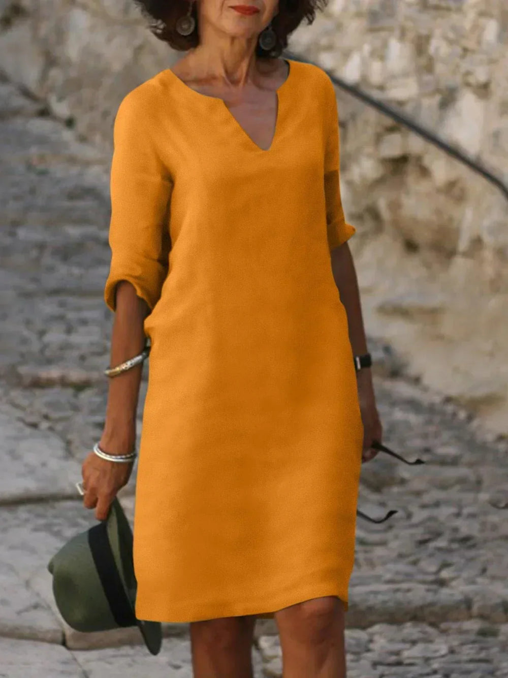 Maya | Zeitloses V-Ausschnitt-Midikleid
