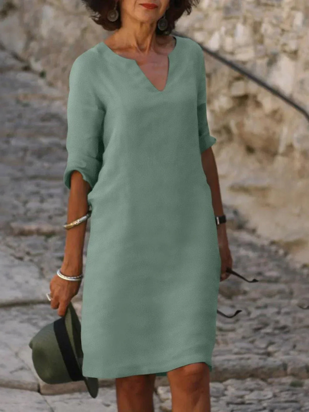 Maya | Zeitloses V-Ausschnitt-Midikleid