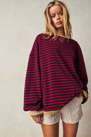 Helen Gestreifter Oversize Pullover mit Küstenflair - Schwarz / Rot