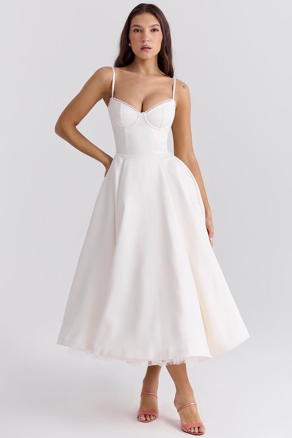 OONA | ELEGANTES MIDIKLEID MIT TRÄGERN