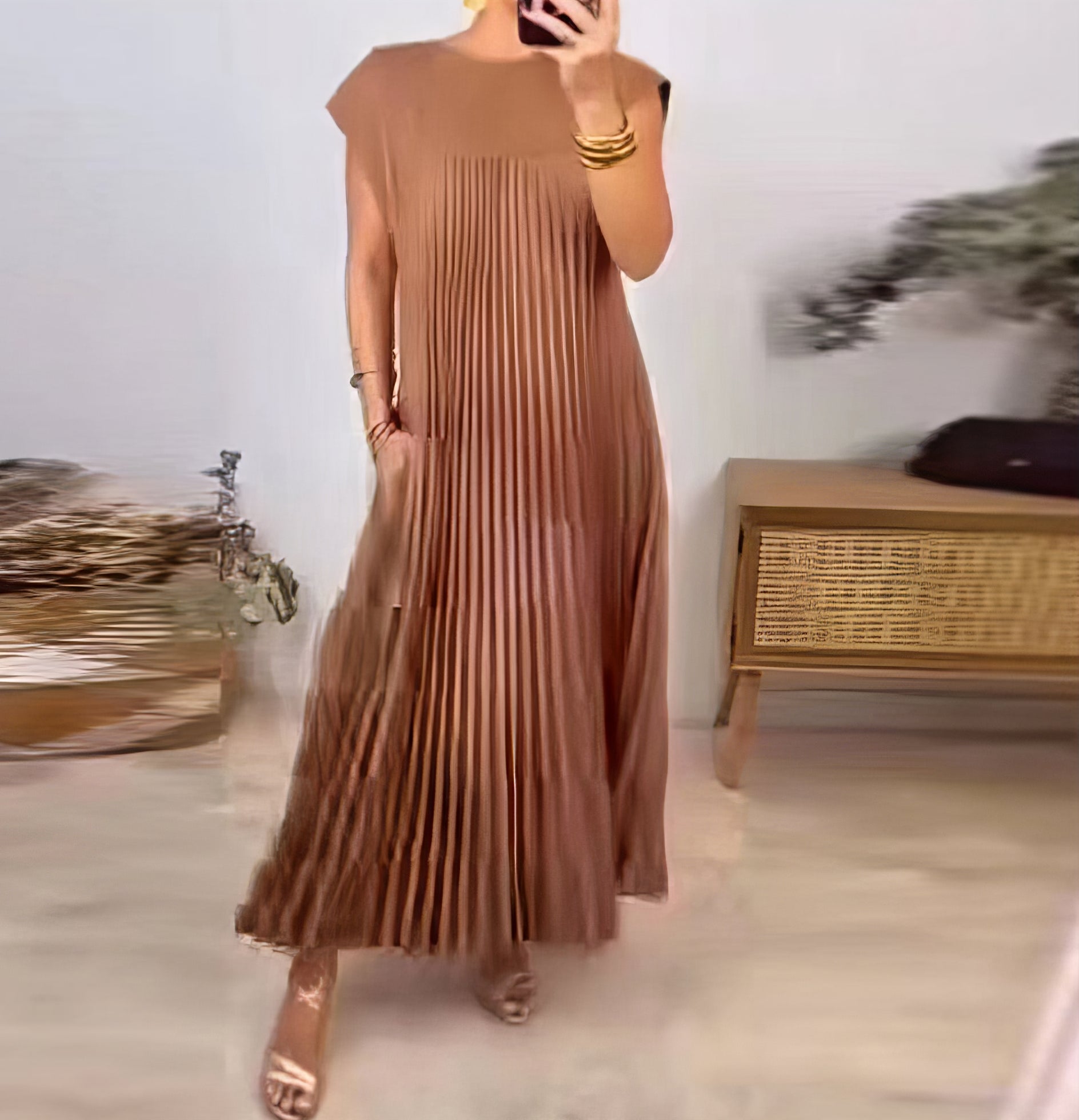 ELEONORA | Ärmeloses Plisseekleid, elegant und zeitlos