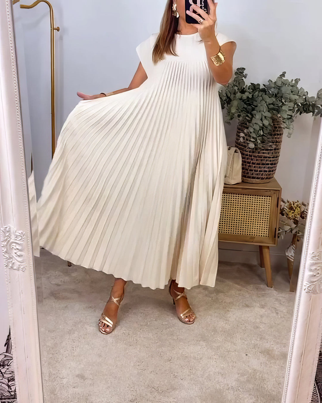 ELEONORA | Ärmeloses Plisseekleid, elegant und zeitlos