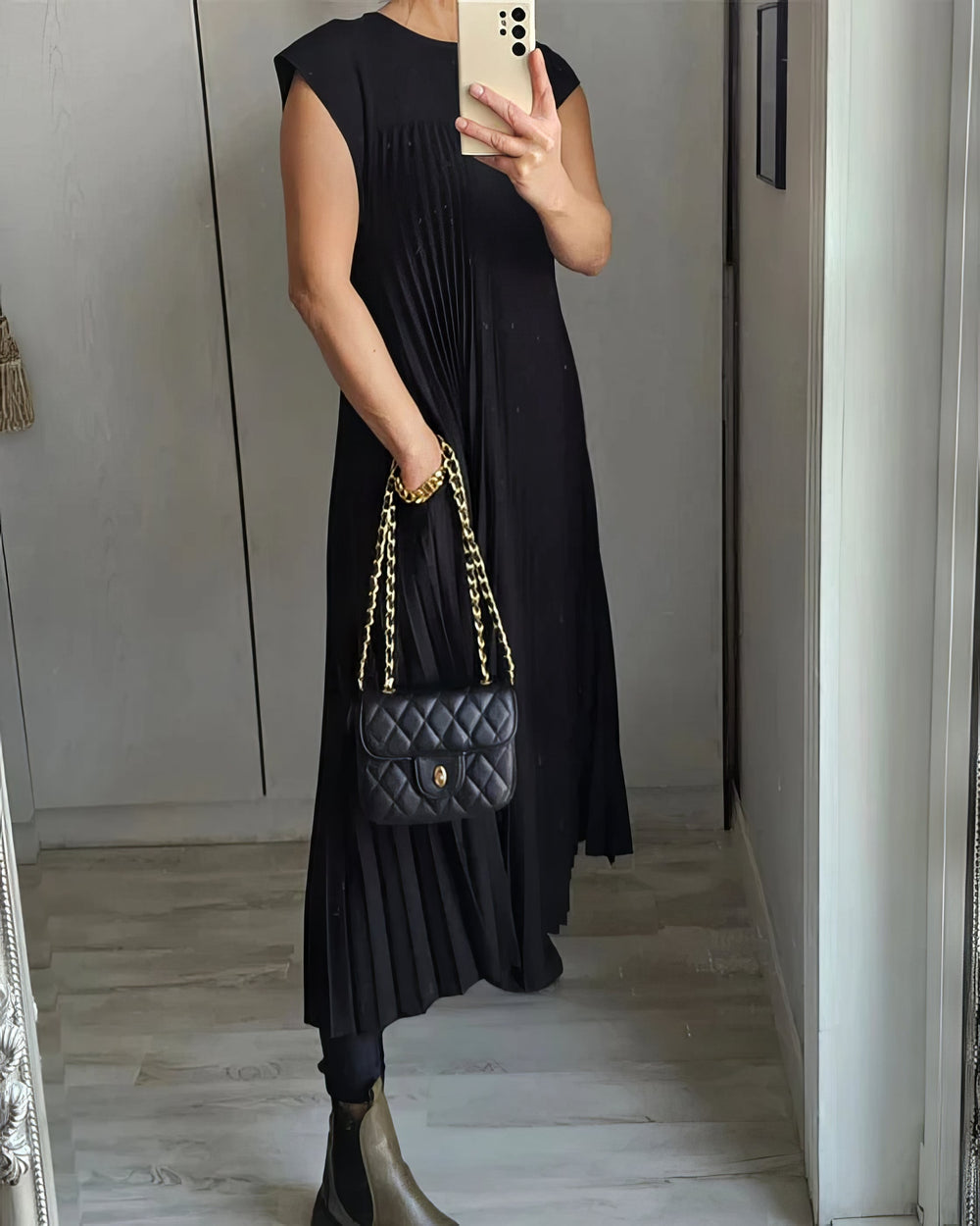 Eleonora | Ärmeloses Plisseekleid, elegant und zeitlos